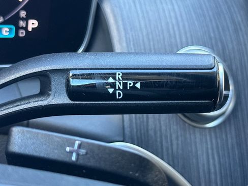 Used 2024 Mercedes-Benz GLC 300 4MATIC image 17