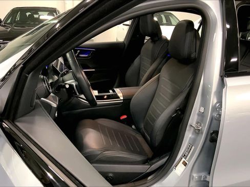 Used 2025 Mercedes-Benz C 300 Sedan image 7