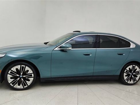 Used 2026 BMW 540i xDrive 540i xDrive image 3