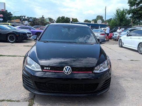 Used 2016 Volkswagen GTI SE image 2