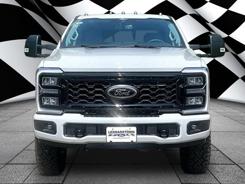 Used 2025 Ford F250 XLT w/ Black Appearance Package AWD/4WD image 3
