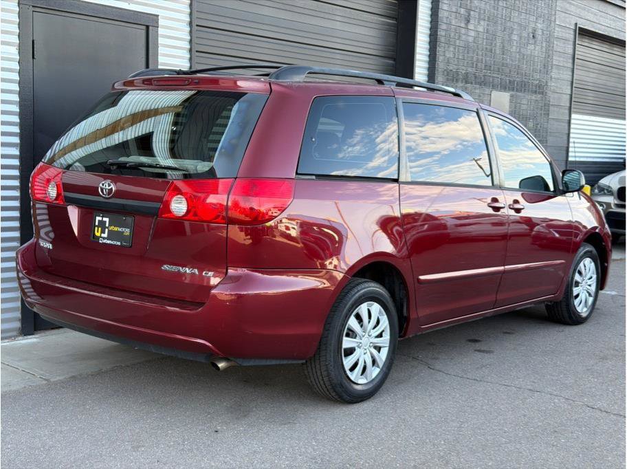 Used 2009 Toyota Sienna CE FWD image 9