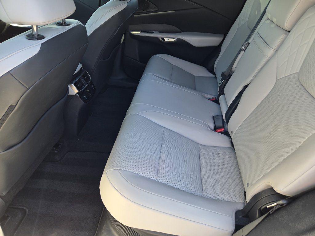Certified 2024 Lexus RX 350h w/ Accessory Package (Z1) AWD/4WD image 30