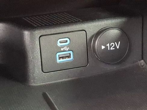 Used 2022 Ford Escape SE w/ Cold Weather Package image 25