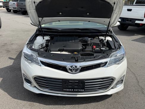Used 2014 Toyota Avalon XLE Premium FWD image 2
