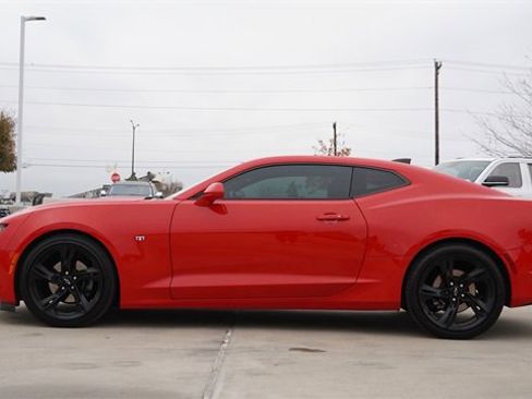 Used 2020 Chevrolet Camaro LT image 6