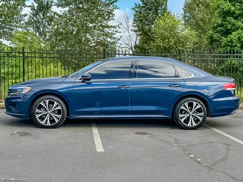 Used 2022 Volkswagen Passat 2.0T SE FWD image 8
