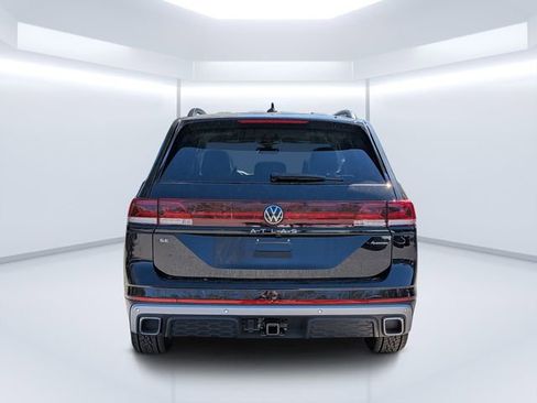 New 2026 Volkswagen Atlas Peak Edition image 4