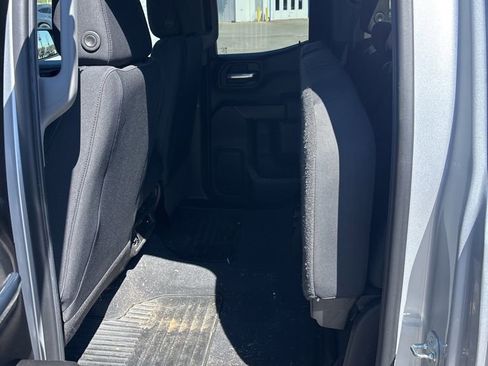 Used 2020 Chevrolet Silverado 1500 Custom w/ Custom Value Package image 9