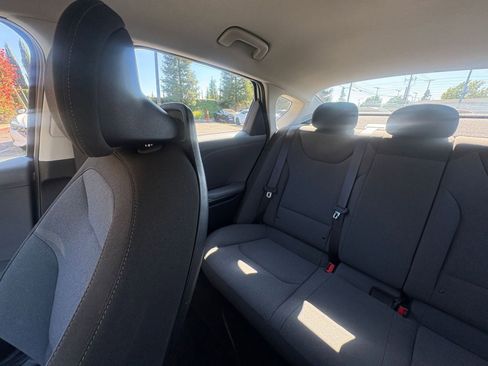 Used 2025 Kia K4 LXS image 39