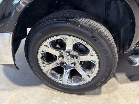 Used 2014 RAM 1500 Laramie AWD/4WD image 2