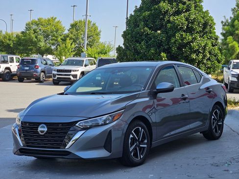 Used 2024 Nissan Sentra SV FWD image 3
