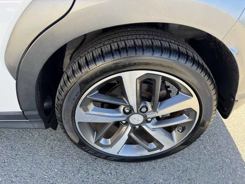 Used 2018 Hyundai Kona Limited image 38