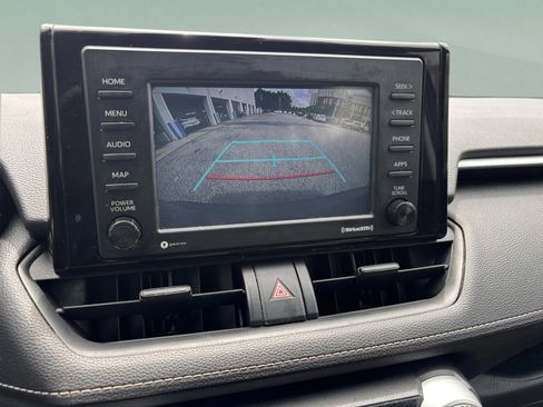 Used 2021 Toyota RAV4 LE FWD image 29