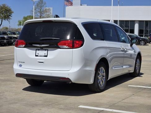 New 2026 Chrysler Voyager LX FWD image 4