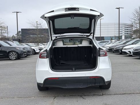 Used 2021 Tesla Model Y Long Range image 15