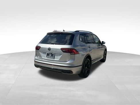 Used 2024 Volkswagen Tiguan SE R-Line image 5
