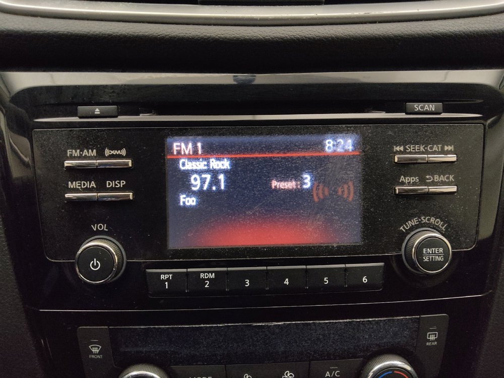 Used 2015 Nissan Rogue SV AWD/4WD image 25