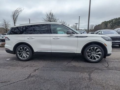 New 2025 Lincoln Aviator Reserve w/ Luxury Package image 3