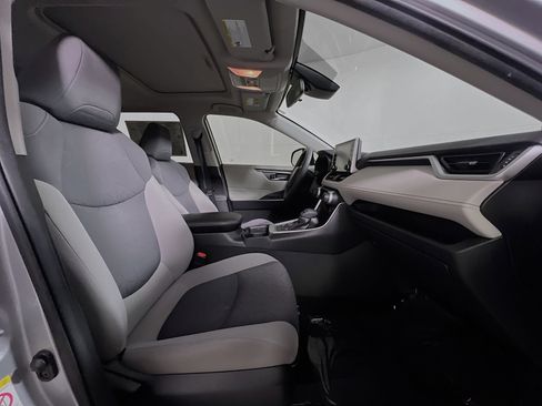 Used 2019 Toyota RAV4 XLE image 31