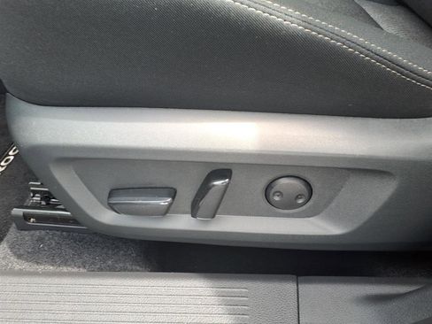 Used 2025 Nissan Rogue SV FWD image 7