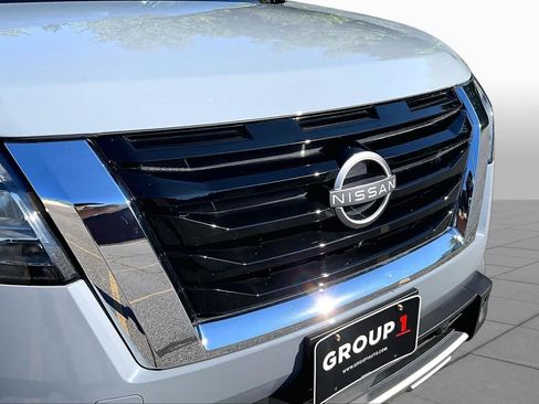 Used 2022 Nissan Pathfinder Platinum w/ Cargo Package AWD/4WD image 32