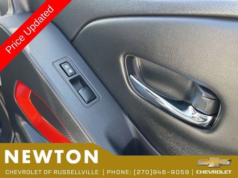 Used 2025 Nissan Frontier PRO-4X AWD/4WD image 29