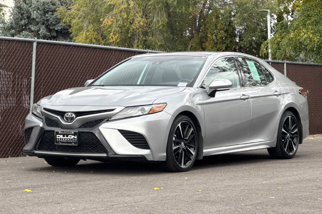 Used 2019 Toyota Camry XSE FWD image 4