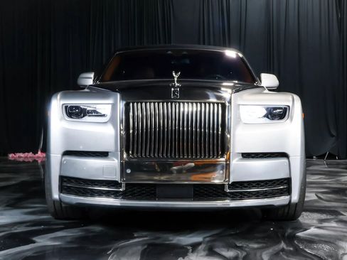 Used 2018 Rolls-Royce Phantom Sedan RWD image 7