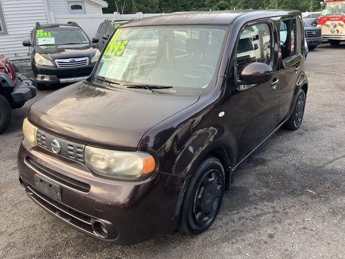Used 2011 Nissan Cube 1.8 S w/ Interior Designer Pkg FWD image 2