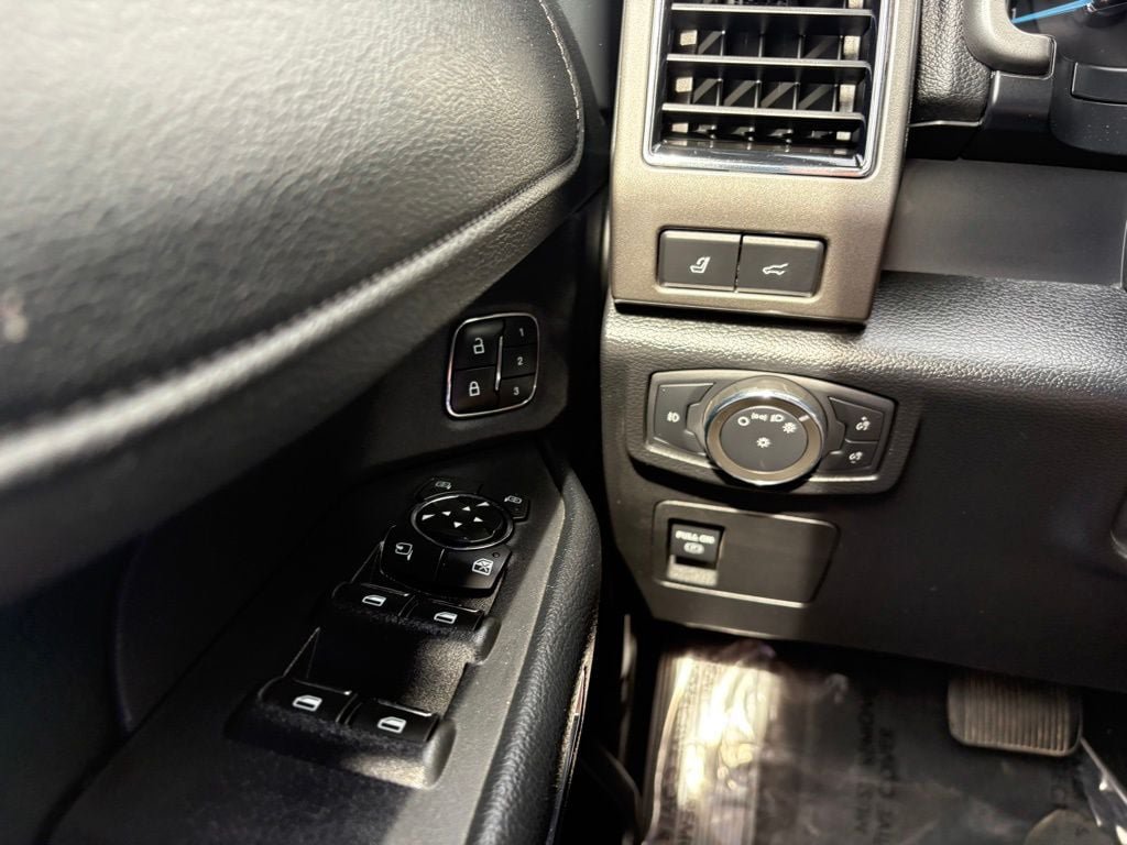 Used 2021 Ford Expedition XLT AWD/4WD image 19