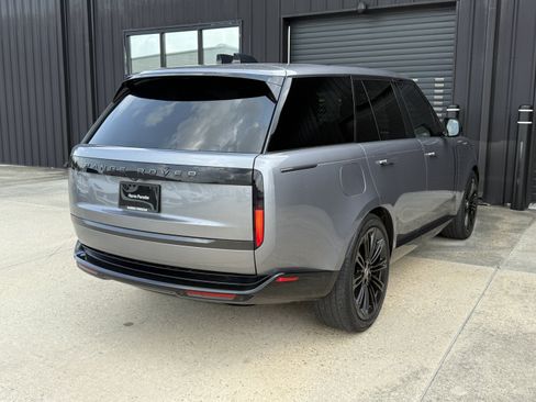 Used 2024 Land Rover Range Rover SE AWD/4WD image 5