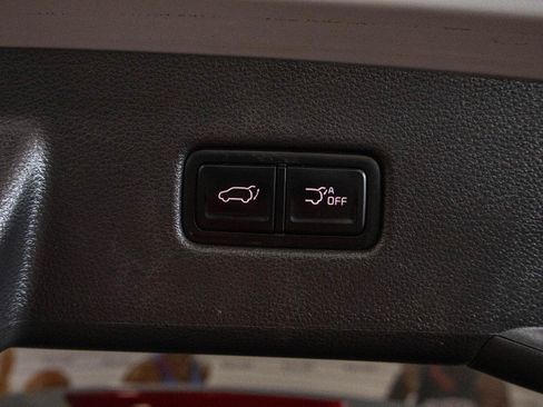 Used 2024 Kia Carnival EX FWD image 25