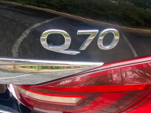Used 2017 INFINITI Q70 3.7 RWD image 45