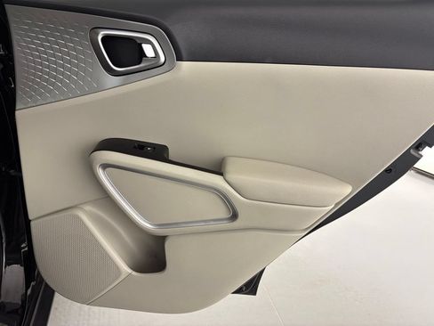 Used 2023 Kia Soul LX w/ Option Group 015 FWD image 34