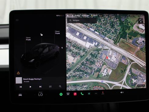 Used 2023 Tesla Model Y Performance image 11