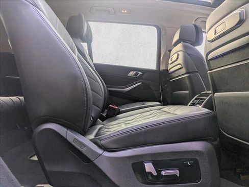 Used 2023 BMW X7 xDrive40i image 22