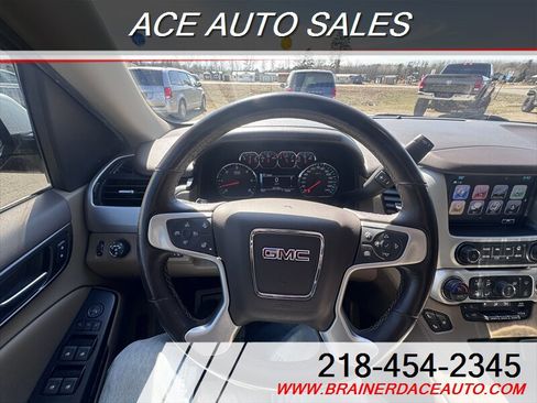 Used 2019 GMC Yukon XL SLT w/ HD Trailering Package AWD/4WD image 16