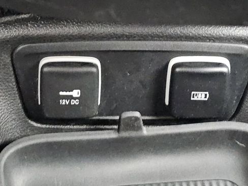 Used 2019 Chrysler Pacifica Limited FWD image 14