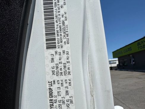 Used 2013 Jeep Wrangler Unlimited Sahara w/ Connectivity Group AWD/4WD image 27