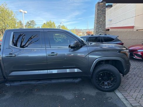 Used 2023 Toyota Tundra Limited image 3