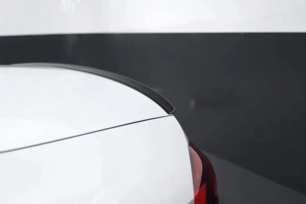 Used 2018 Volkswagen Passat GT FWD image 12