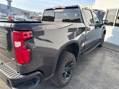 Used 2022 Chevrolet Silverado 1500 LT Trail Boss w/ LT Trail Boss Premium Package AWD/4WD image 17