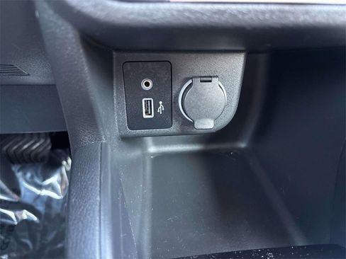 Used 2022 Nissan Kicks S image 27