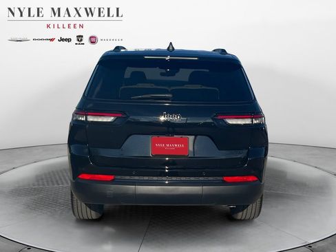 New 2025 Jeep Grand Cherokee L Limited image 15