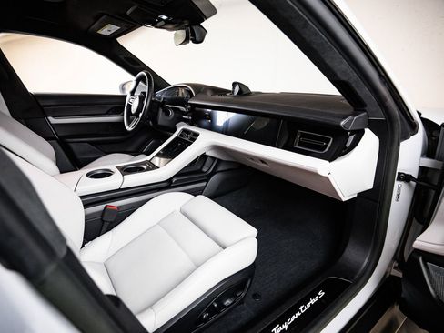 Certified 2024 Porsche Taycan Turbo S AWD/4WD image 31