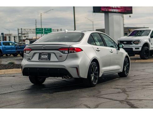 Used 2024 Toyota Corolla SE image 4
