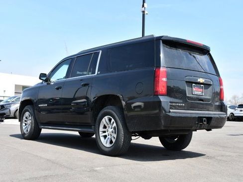 Used 2018 Chevrolet Suburban LT image 5