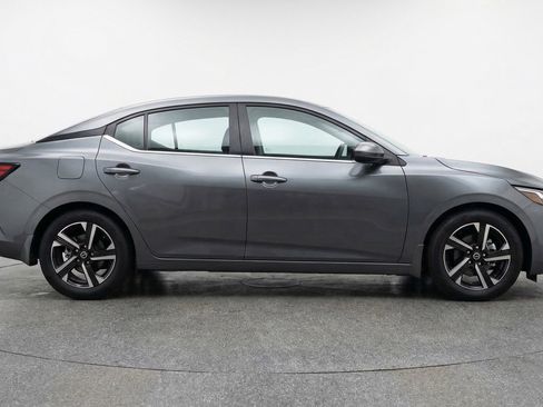 Used 2025 Nissan Sentra SV image 11