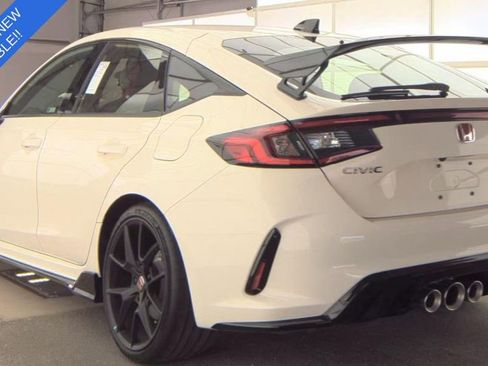 Used 2025 Honda Civic Type R image 3